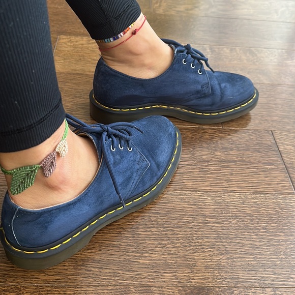 Almost new Suede Oxford Dr Martens - Picture 3 of 7